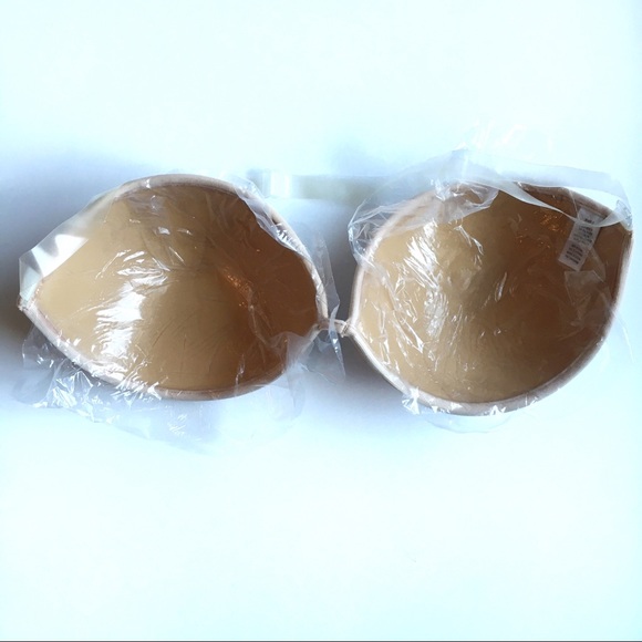 Adhesive lite backless and strapless bra in 38D - Picture 6 of 10